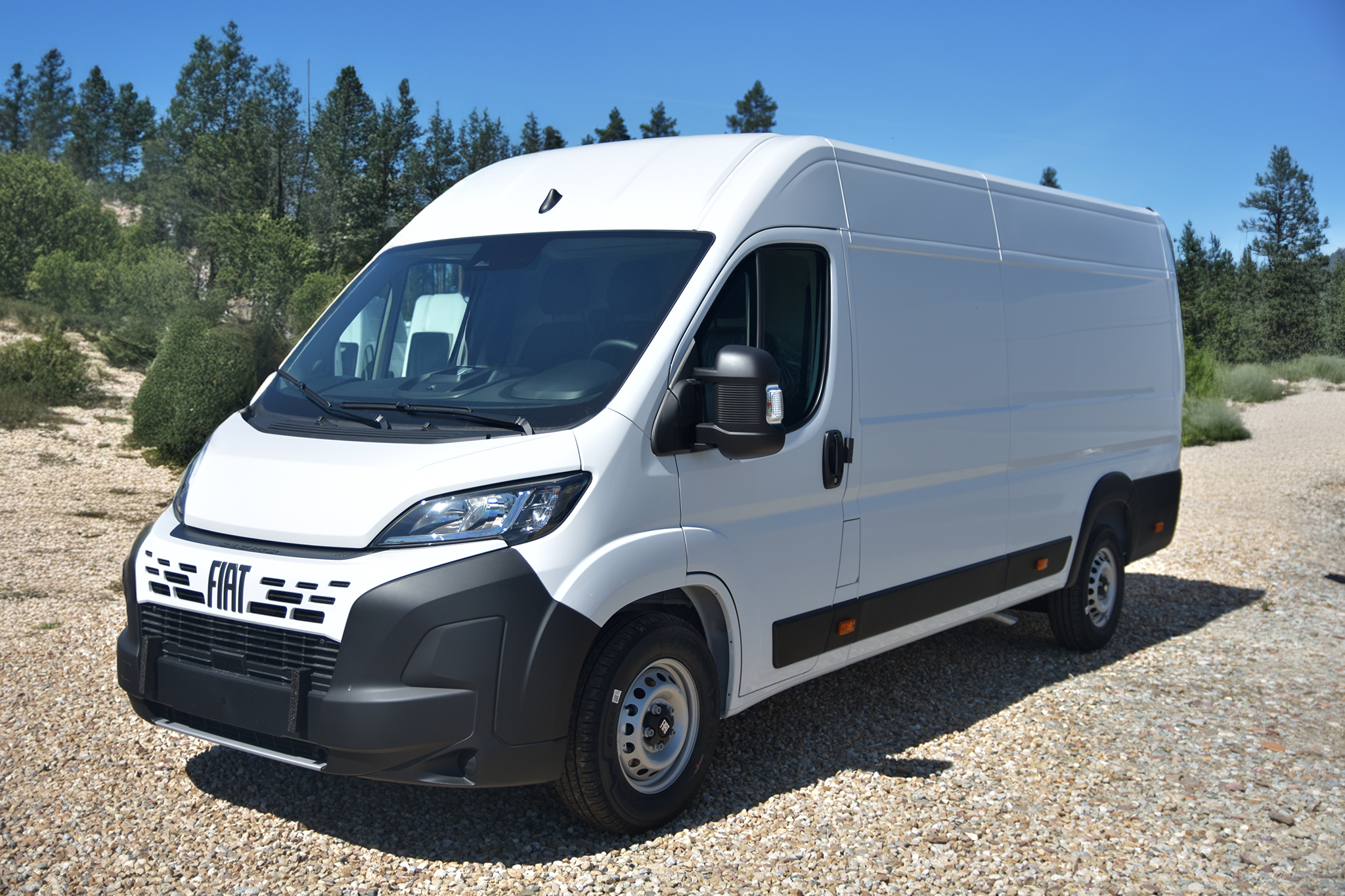 Zdjęcie pojazdu wewnątrz i na zewnątrz