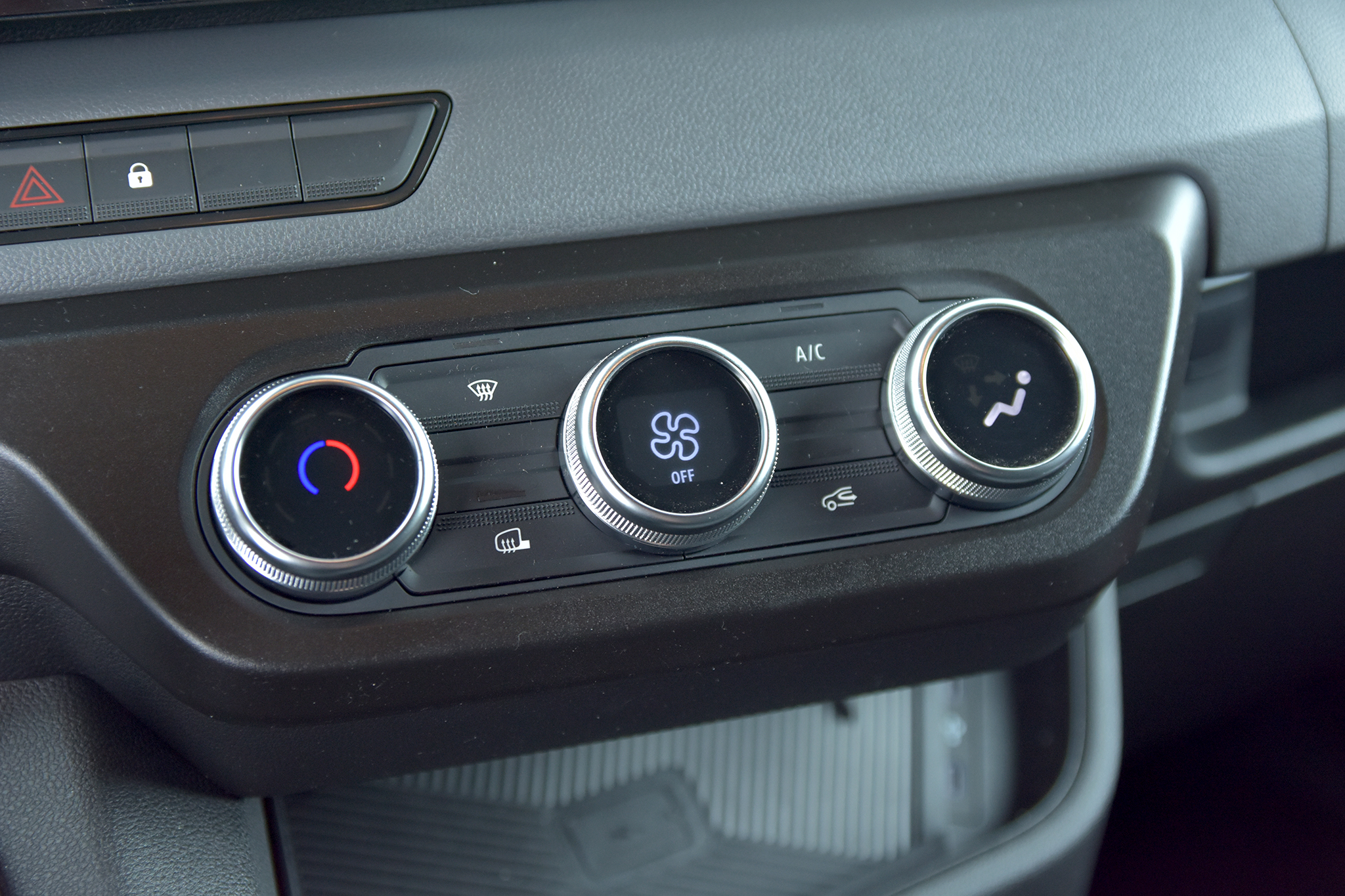 Zdjęcie pojazdu wewnątrz i na zewnątrz