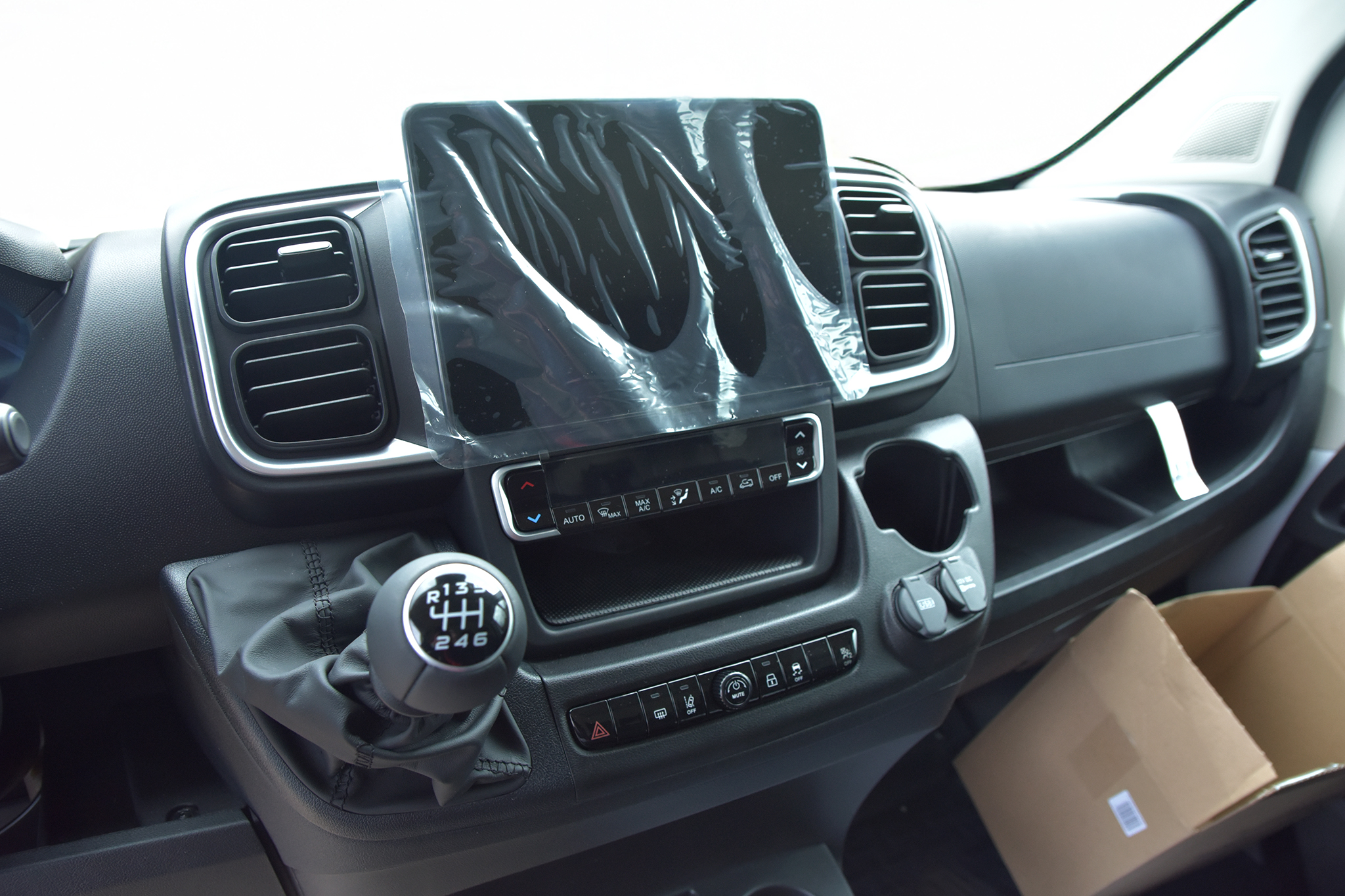 Zdjęcie pojazdu wewnątrz i na zewnątrz